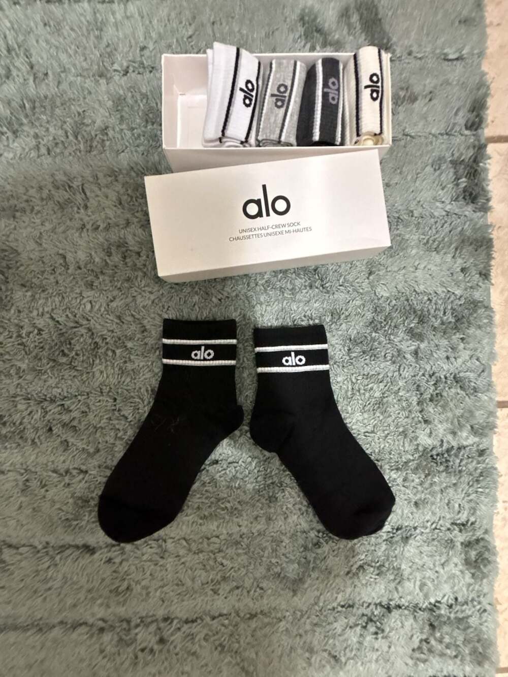 Alo Yoga Unisex Half-Crew Socks Multi-Pack - Picture 3 of 3